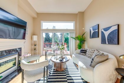 Living Room - 22 - 840 Dundas St.W., Mississauga - Elite3 & Team at 22 - 840 W. Dundas Street, Erindale, Mississauga
