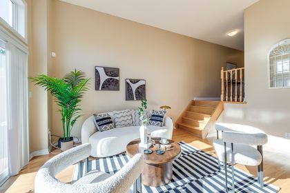 Living Room - 22 - 840 Dundas St.W., Mississauga - Elite3 & Team at 22 - 840 W. Dundas Street, Erindale, Mississauga