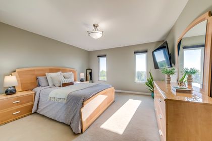 Primary Bedroom - 22 - 840 Dundas St.W., Mississauga - Elite3 & Team at 22 - 840 W. Dundas Street, Erindale, Mississauga
