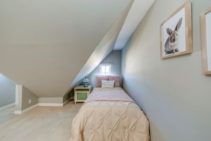 Office/Sitting Room - 22 - 840 Dundas St.W., Mississauga - Elite3 & Team at 22 - 840 W. Dundas Street, Erindale, Mississauga