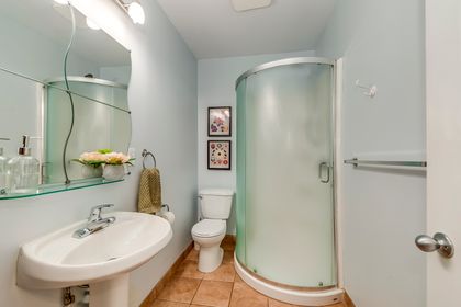 Primary Bedroom Ensuite - 22 - 840 Dundas St.W., Mississauga - Elite3 & Team at 22 - 840 W. Dundas Street, Erindale, Mississauga