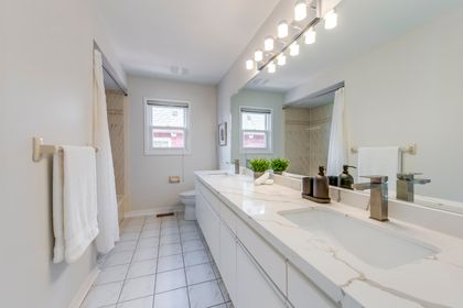 Main Bath - 22 Arborfield Lane, Markham - Elite3 & Team at 22 Arborfield Lane, Markville, Markham