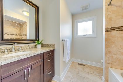Main Bath - 1312 Fieldcrest Lane, Oakville at 1312 Fieldcrest Lane, Glen Abbey, Oakville