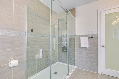 Primary Bedroom Ensuite - 3401 Water Lily Crt., Mississauga - Elite3 & Team at 3401 Water Lily Court, Lisgar, Mississauga