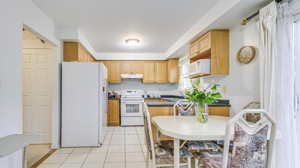 384 Kittridge Road, Uptown Core, Oakville 