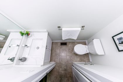 Powder Room – 3078 Janice Dr., Oakville - Elite3 & Team at 3078 Janice Drive, Rural Oakville, Oakville