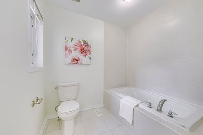 Primary Bedroom Ensuite – 3078 Janice Dr., Oakville - Elite3 & Team at 3078 Janice Drive, Rural Oakville, Oakville