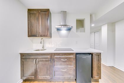 Rec Room Area with Kitchenette – 3078 Janice Dr., Oakville - Elite3 & Team at 3078 Janice Drive, Rural Oakville, Oakville
