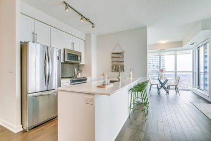 Kitchen - 3310 - 4011 Brickstone Mews, Mississauga at 3310 - 4011 Brickstone Mews, City Centre, Mississauga
