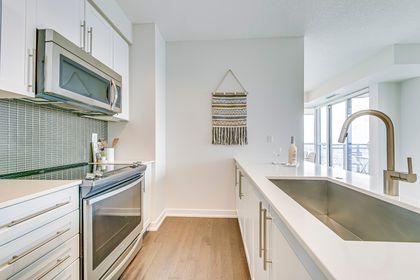 Kitchen - 3310 - 4011 Brickstone Mews, Mississauga at 3310 - 4011 Brickstone Mews, City Centre, Mississauga
