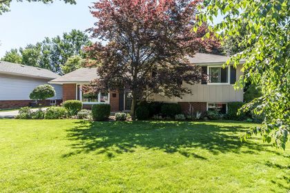 Exterior - 5222 Bromley Rd., Burlington - Elite3 & Team at 5222 Bromley Road, Appleby, Burlington