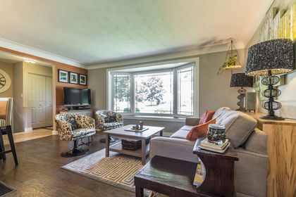 Living Room - 5222 Bromley Rd., Burlington - Elite3 & Team at 5222 Bromley Road, Appleby, Burlington