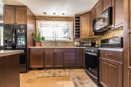 Kitchen - 5222 Bromley Rd., Burlington - Elite3 & Team at 5222 Bromley Road, Appleby, Burlington