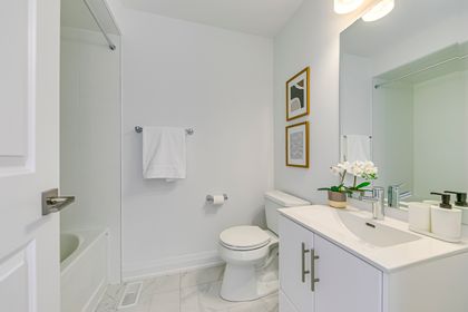Main Bath - 4019 Sixth Line, Oakville - Elite3 & Team at 4019 Sixth Line, 1008 - GO Glenorchy, Oakville