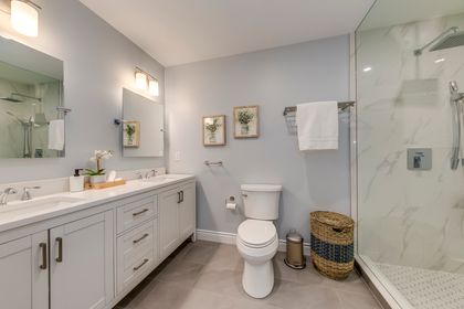 Primary Bedroom Ensuite - 70 Glenashton Dr., Oakville - Elite3 & Team at 70 Glenashton Drive, River Oaks, Oakville