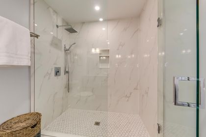 Primary Bedroom Ensuite - 70 Glenashton Dr., Oakville - Elite3 & Team at 70 Glenashton Drive, River Oaks, Oakville