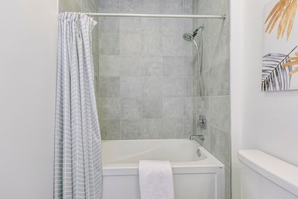 Main Bath - 3118 Ernest Appelbe Blvd., Oakville at 3118 Ernest Appelbe Boulevard, 1008 - GO Glenorchy, Oakville