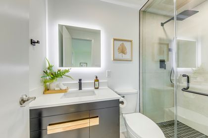 Primary Bedroom Ensuite - 45 Hepworth Dr., Etobicoke at 45 Hepworth Drive, Willowridge-Martingrove-Richview, Toronto