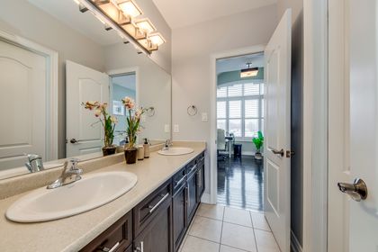 Semi-Ensuite 2 - 1385 Arrowhead Rd., Oakville at 1385 Arrowhead Road, 1009 - JC Joshua Creek, Oakville