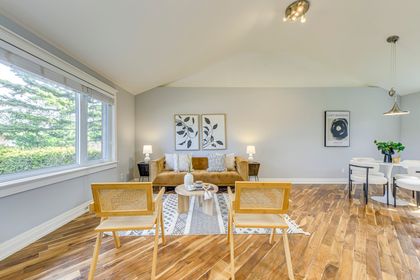 Living Area - 5452 Croydon Rd., Burlington - Elite3 & Team at 5452 Croydon Road, Appleby, Burlington