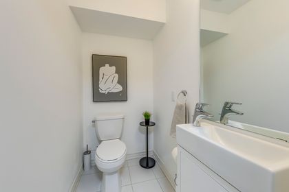 Powder Room - 6 - 2255 McNab Lane, Mississauga at 6 - 2255 Mcnab Lane, Clarkson, Mississauga