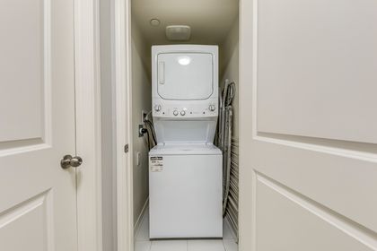 Laundry - 6 - 2255 McNab Lane, Mississauga at 6 - 2255 Mcnab Lane, Clarkson, Mississauga