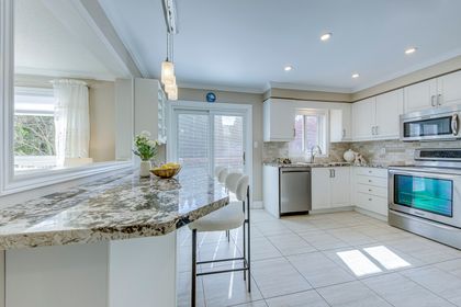 Kitchen - 2580 Andover Rd., Oakville at 2580 Andover Road, 1015 - RO River Oaks, Oakville
