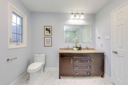 Primary Bedroom Ensuite - 403 Glenashton Dr., Oakville at 403 Glenashton Drive, 1018 - WC Wedgewood Creek, Oakville