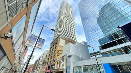 Building - 3202 - 197 Yonge St., Toronto - Elite3 & Team at 3202 - 197 Yonge Street, Church-Yonge Corridor, Toronto