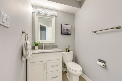 Powder Room - 3362 Fenwick Cres., Mississauga at 3362 Fenwick Crescent, Erin Mills, Mississauga