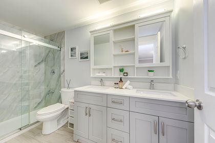 Primary Bedroom Ensuite - 3362 Fenwick Cres., Mississauga at 3362 Fenwick Crescent, Erin Mills, Mississauga