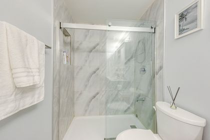 Primary Bedroom Ensuite - 3362 Fenwick Cres., Mississauga at 3362 Fenwick Crescent, Erin Mills, Mississauga