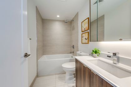 Main Bath  - 612 - 1 Edgewater Dr., Toronto - Elite3 & Team at 612 - 1 Edgewater Drive, Waterfront Communities C1, Toronto