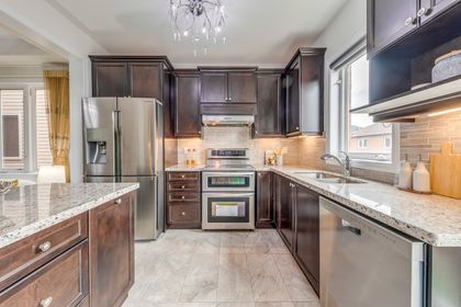 Kitchen - 115 Preston Meadows Ave., Mississauga at 115 Preston Meadows Avenue, Hurontario, Mississauga