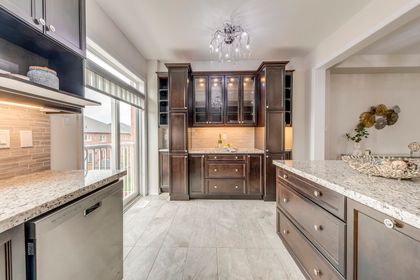 Kitchen - 115 Preston Meadows Ave., Mississauga at 115 Preston Meadows Avenue, Hurontario, Mississauga