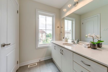 Semi-Ensuite Bath - 115 Preston Meadows Ave., Mississauga at 115 Preston Meadows Avenue, Hurontario, Mississauga