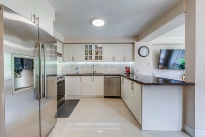 Kitchen - 33 - 180 Forum Dr., Mississauga at 33 - 180 Forum Drive, Hurontario, Mississauga