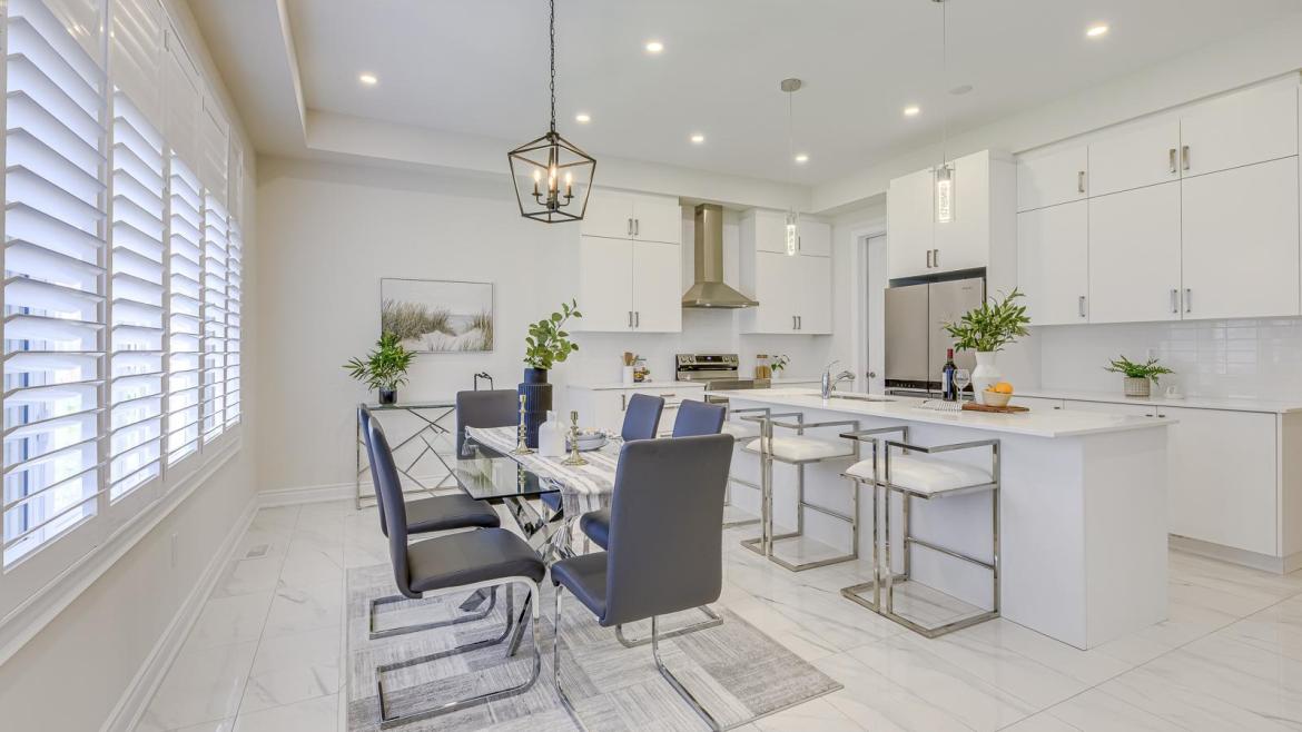43 Viva Gardens, 1008 - GO Glenorchy, Oakville 