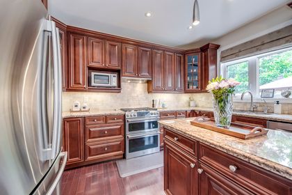 Kitchen - 2336 Thruxton Dr., Oakville at 2336 Thruxton Drive, 1009 - JC Joshua Creek, Oakville