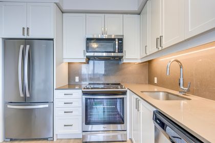 Kitchen - 3120 - 8 Nahani Way, Mississauga at 3120 - 8 Nahani Way, Hurontario, Mississauga