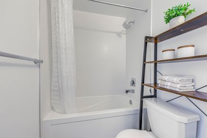 Primary Bedroom Ensuite - 3120 - 8 Nahani Way, Mississauga at 3120 - 8 Nahani Way, Hurontario, Mississauga