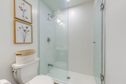 Main Bath - 3120 - 8 Nahani Way, Mississauga at 3120 - 8 Nahani Way, Hurontario, Mississauga