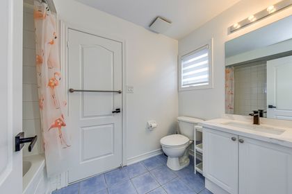 Semi-Ensuite - 2240 Pine Glen Rd., Oakville at 2240 Pine Glen Road, 1019 - WM Westmount, Oakville