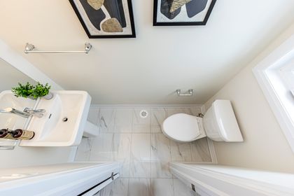 Powder Room - 3497 Post Rd., Oakville at 3497 Post Road, 1008 - GO Glenorchy, Oakville