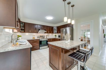Kitchen - 2751 Duncairn Dr., Mississauga at 2751 Duncairn Drive, Central Erin Mills, Mississauga