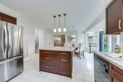 Kitchen - 2751 Duncairn Dr., Mississauga at 2751 Duncairn Drive, Central Erin Mills, Mississauga