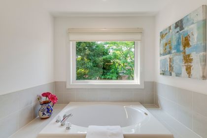 Primary Bedroom Ensuite - 2751 Duncairn Dr., Mississauga at 2751 Duncairn Drive, Central Erin Mills, Mississauga