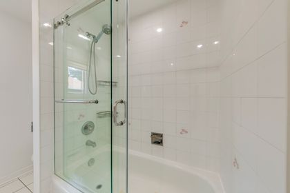 Main Bath - 2751 Duncairn Dr., Mississauga at 2751 Duncairn Drive, Central Erin Mills, Mississauga