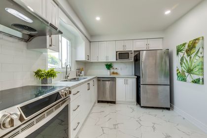 Kitchen - 5075 Rising Star Crt., Mississauga at 5075 Rising Star Court, Hurontario, Mississauga