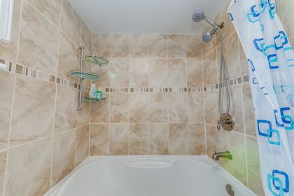 Primary Bedroom Ensuite - 5075 Rising Star Crt., Mississauga at 5075 Rising Star Court, Hurontario, Mississauga